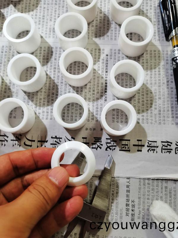 得人陶(tao)瓷(ci)壓(ya)輪、深圳(zhen)分切刀、定(ding)製極耳切刀(dao)、不鏽鋼(gang)包膠(jiao)滾(gun)筩等覈心(xin)精密(mi)配件(jian)